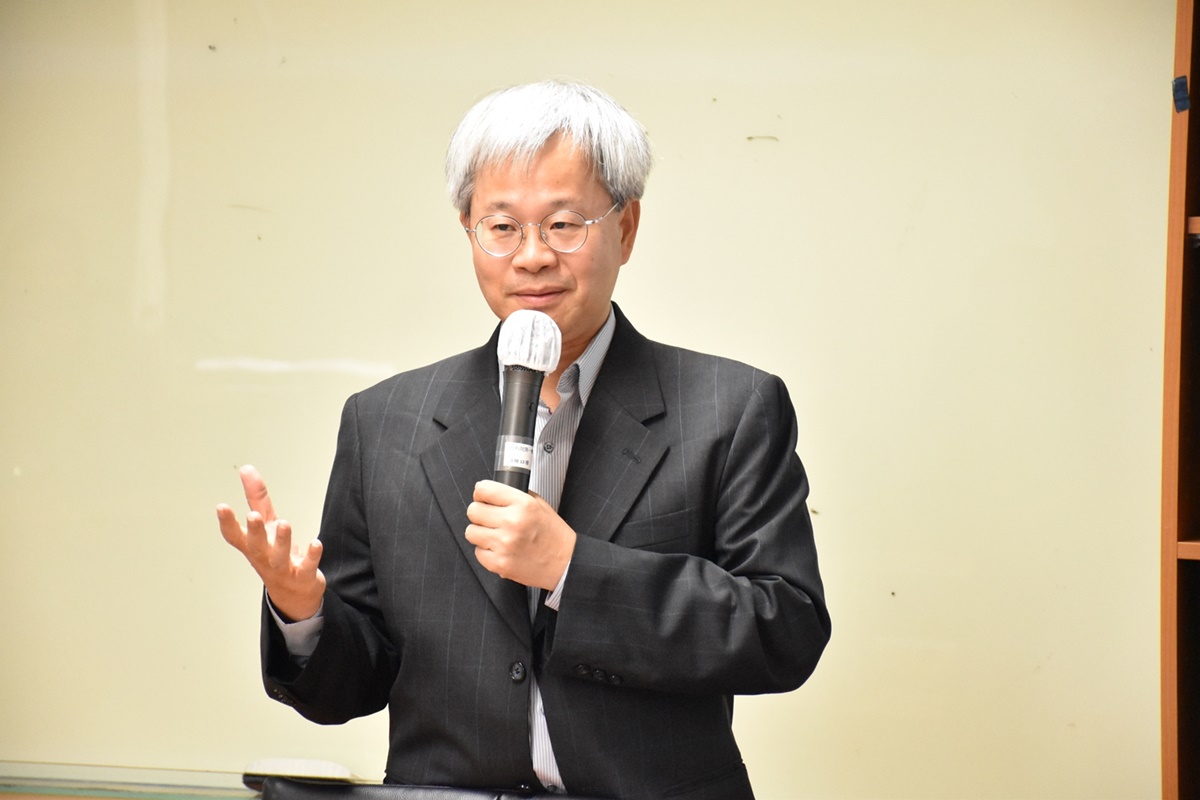 109學年度上學期「行政與政策論壇」主講人：王仕圖教授